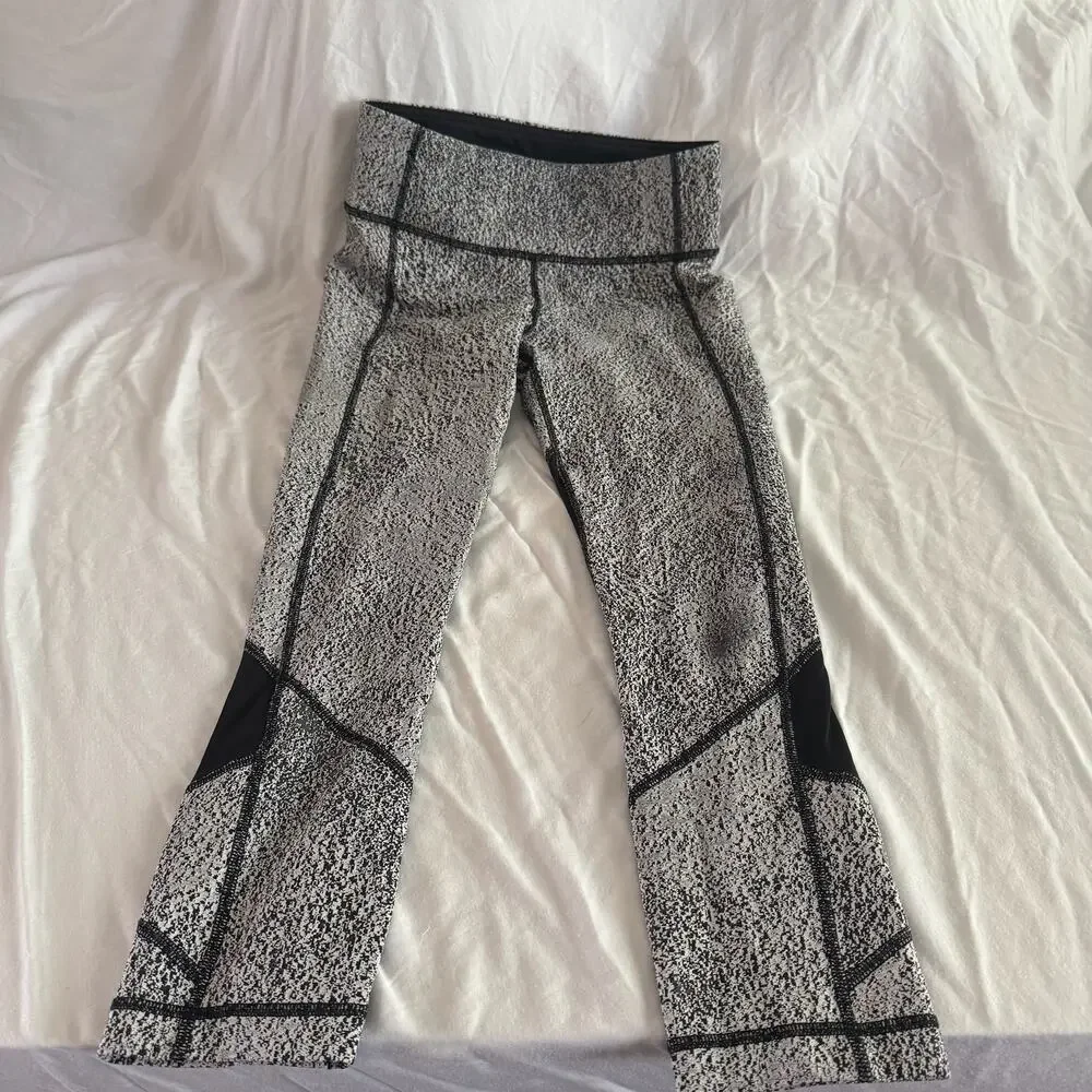 Lululemon mesh leggings size 4